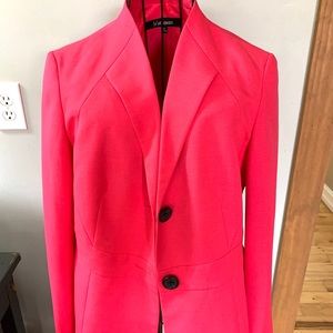 Le Suit Separates women’s hot pink jacket